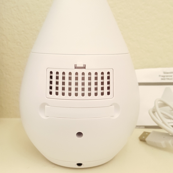 Color changing Essential Oil Diffuser - Picture 4 of 6
